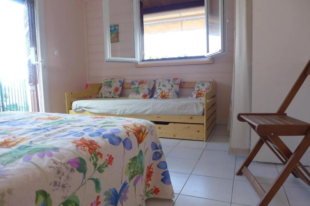 Rose Phoenix Rez-De-Jardin Piscine Et Vue Mer Les Anses-d'Arlets 0*,